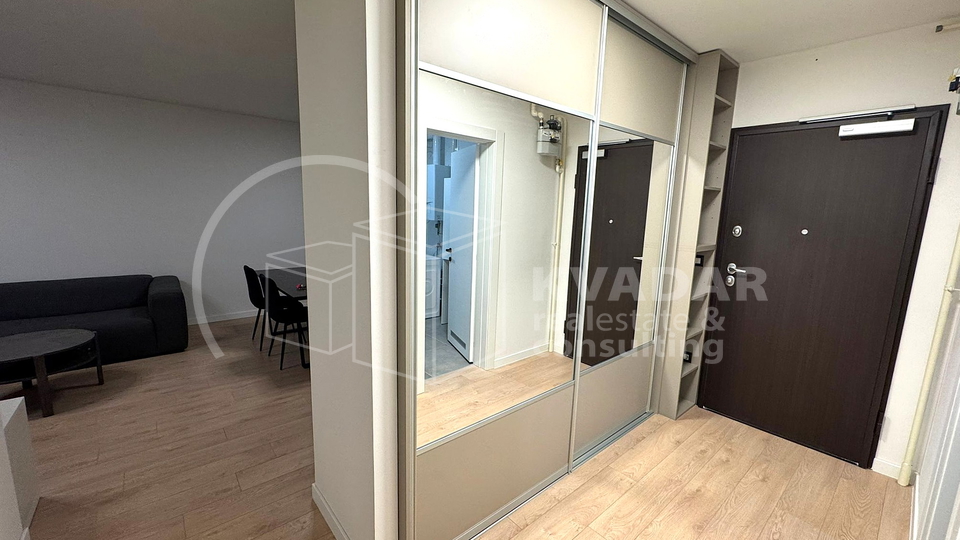 Stan za investiciju ili &zcaron;ivot &ndash; namje&scaron;ten&comma; A&plus;&comma; terasa&comma; parking