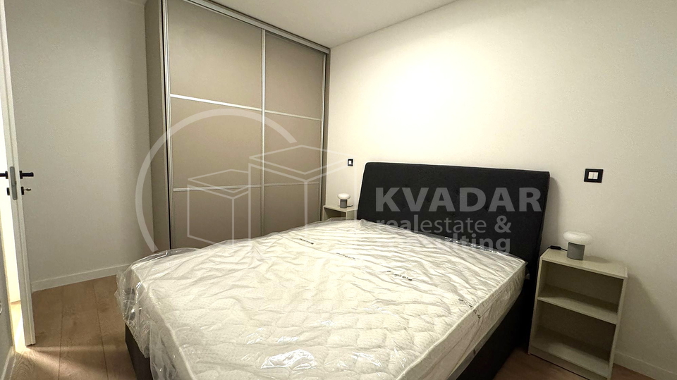 Stan za investiciju ili &zcaron;ivot &ndash; namje&scaron;ten&comma; A&plus;&comma; terasa&comma; parking