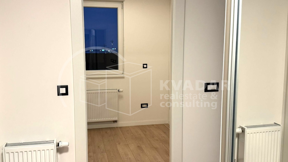 Stan za investiciju ili &zcaron;ivot &ndash; namje&scaron;ten&comma; A&plus;&comma; terasa&comma; parking