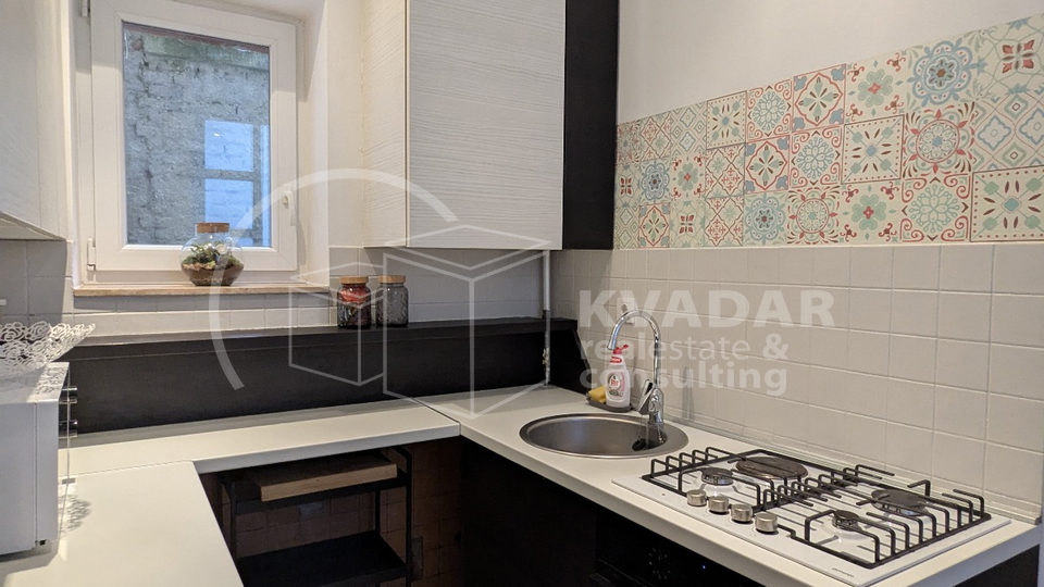 Centar&sol;Amru&scaron;eva&sol;lijepi 3-sobni stan sa terasom&excl;