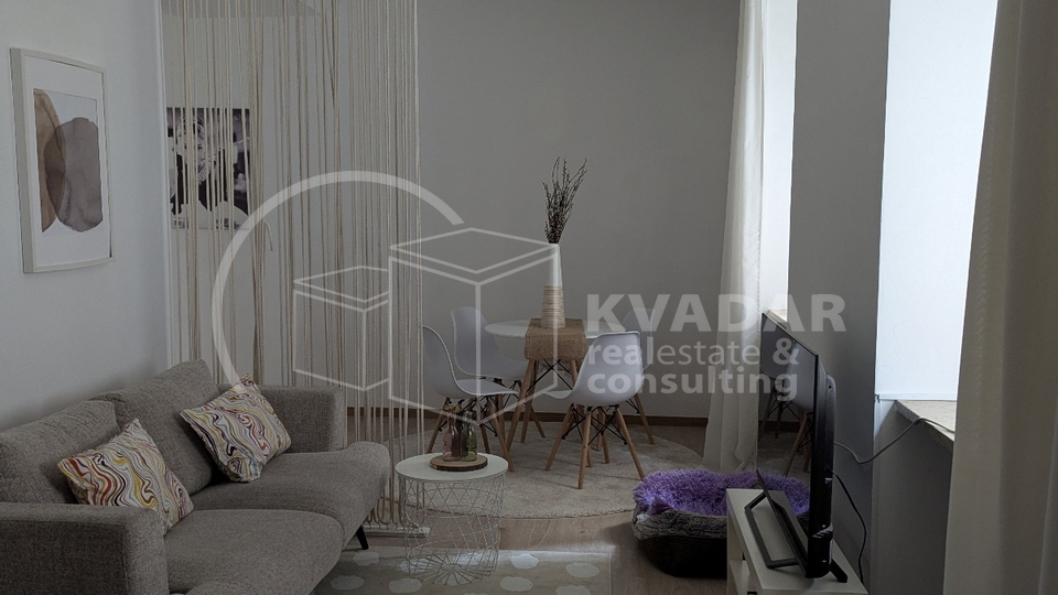 Centar&sol;Amru&scaron;eva&sol;lijepi 3-sobni stan sa terasom&excl;