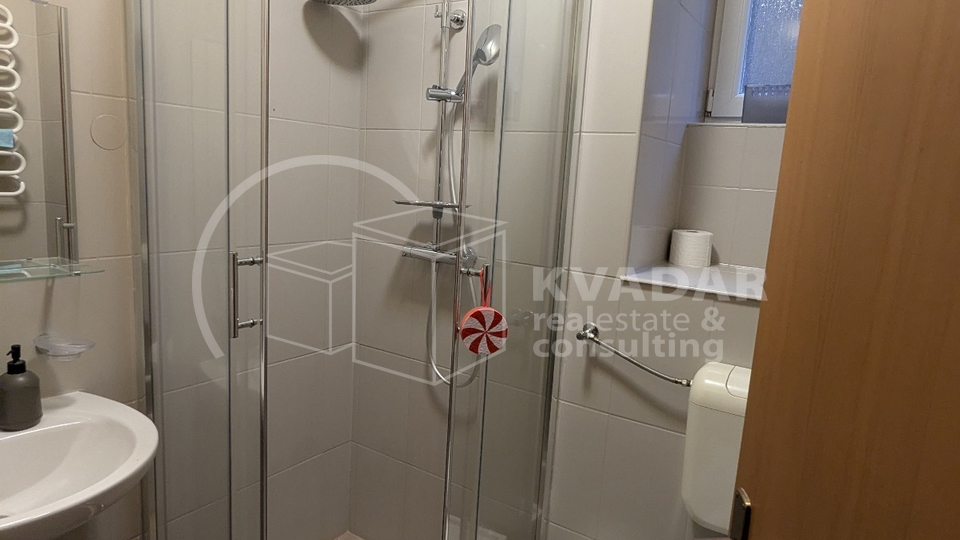 Centar&sol;Amru&scaron;eva&sol;lijepi 3-sobni stan sa terasom&excl;