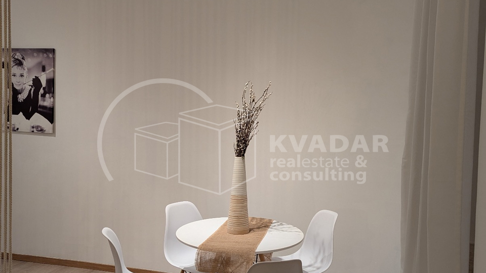 Centar&sol;Amru&scaron;eva&sol;lijepi 3-sobni stan sa terasom&excl;