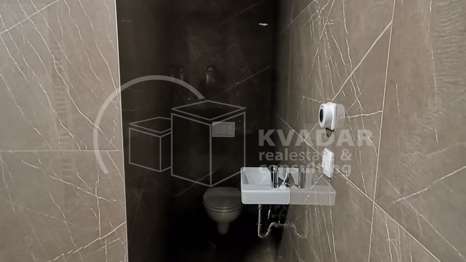 &Ccaron;rnomerec&sol;penthouse 98m2&plus;terasa&plus;balkon&plus;2VPM&sol;lift