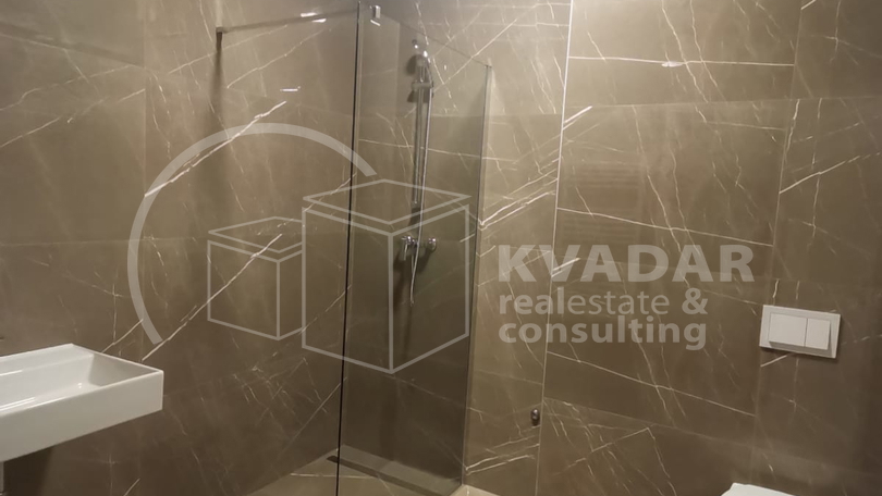 &Ccaron;rnomerec&sol;penthouse 98m2&plus;terasa&plus;balkon&plus;2VPM&sol;lift