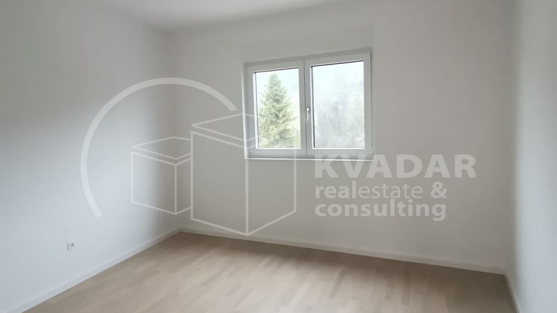 &Ccaron;rnomerec&sol;penthouse 98m2&plus;terasa&plus;balkon&plus;2VPM&sol;lift