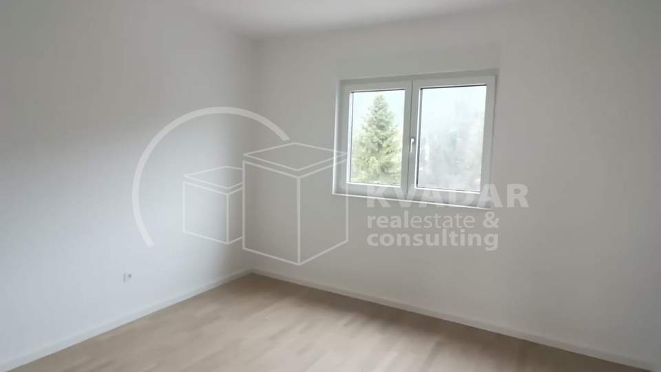 &Ccaron;rnomerec&sol;penthouse 98m2&plus;terasa&plus;balkon&plus;2VPM&sol;lift