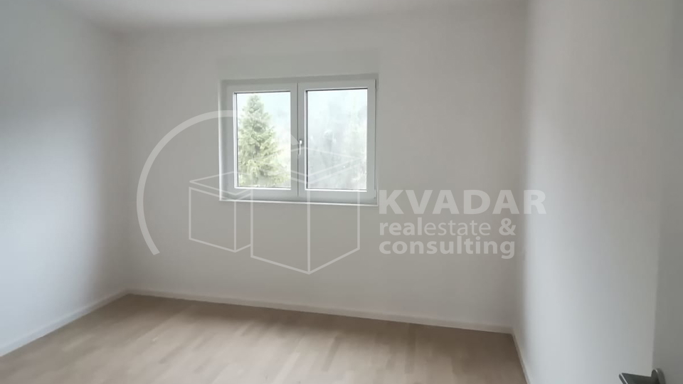 &Ccaron;rnomerec&sol;penthouse 98m2&plus;terasa&plus;balkon&plus;2VPM&sol;lift