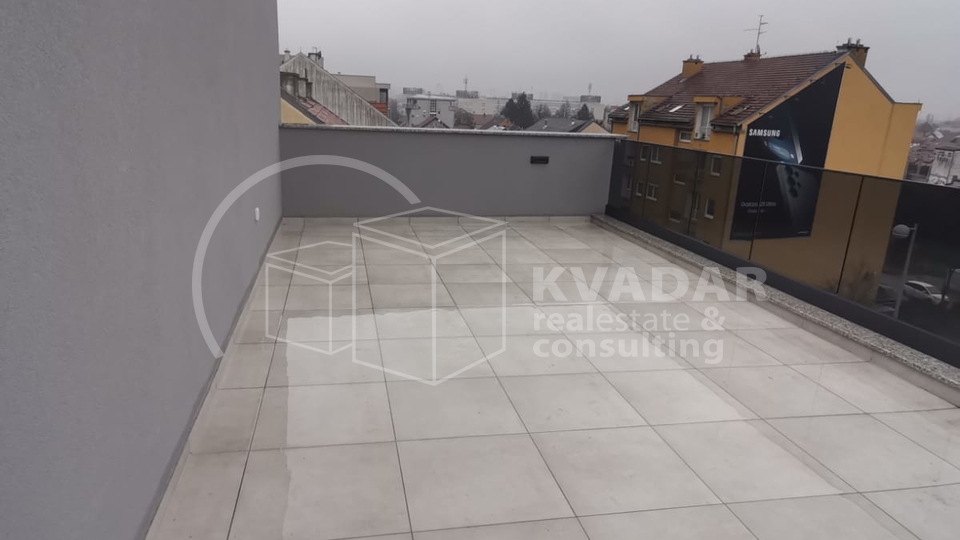 &Ccaron;rnomerec&sol;penthouse 98m2&plus;terasa&plus;balkon&plus;2VPM&sol;lift