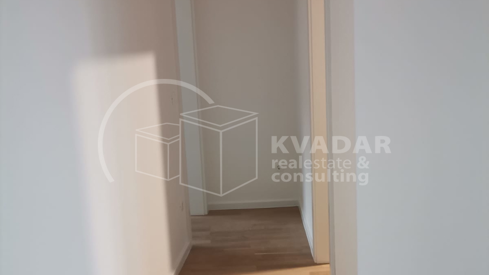 &Ccaron;rnomerec&sol;penthouse 98m2&plus;terasa&plus;balkon&plus;2VPM&sol;lift