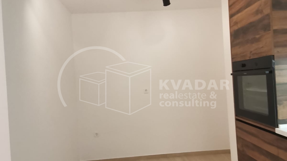 Borovje&sol;2-sobni stan 70m2&sol;3kat&sol;lift