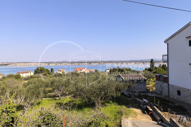 Otok Prvić/Šepurine/građevno zemljište 800m2/60.000€!!!
