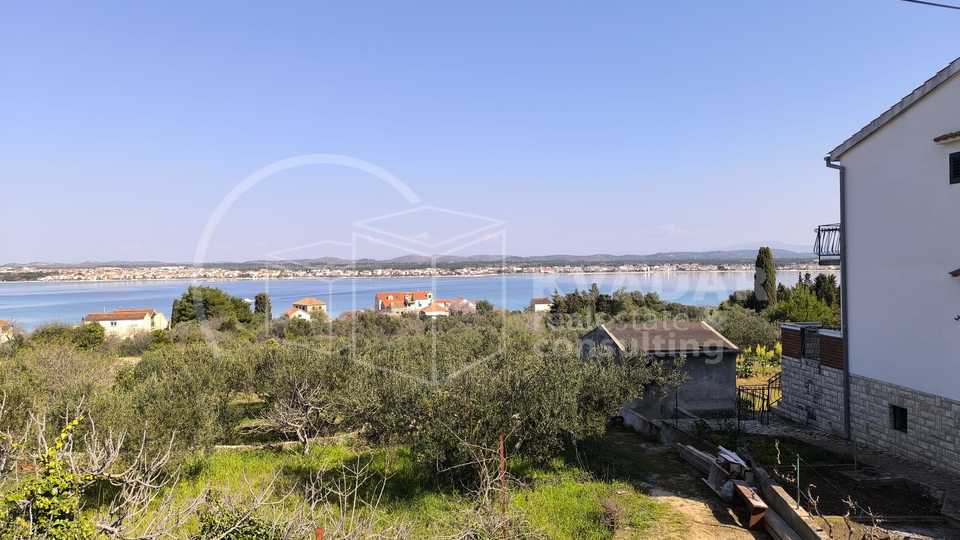 Otok Prvi&cacute;&sol;&Scaron;epurine&sol;gra&dstrok;evno zemlji&scaron;te 800m2&sol;60&period;000&euro;&excl;&excl;&excl;