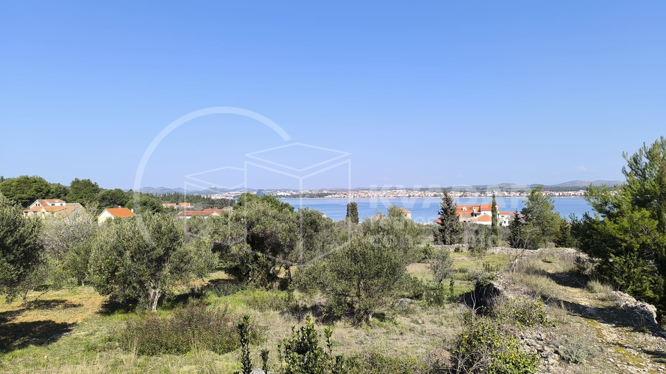 Otok Prvi&cacute;&sol;&Scaron;epurine&sol;gra&dstrok;evno zemlji&scaron;te 800m2&sol;60&period;000&euro;&excl;&excl;&excl;
