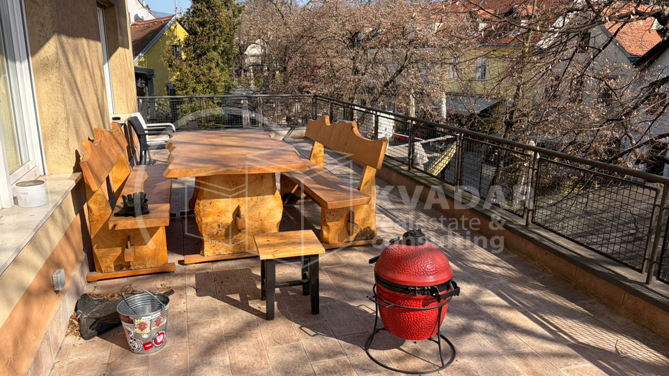 Strogi centar&sol;Tkal&ccaron;i&cacute;eva&sol;stan 80m2&plus;terasa 34m2&excl;