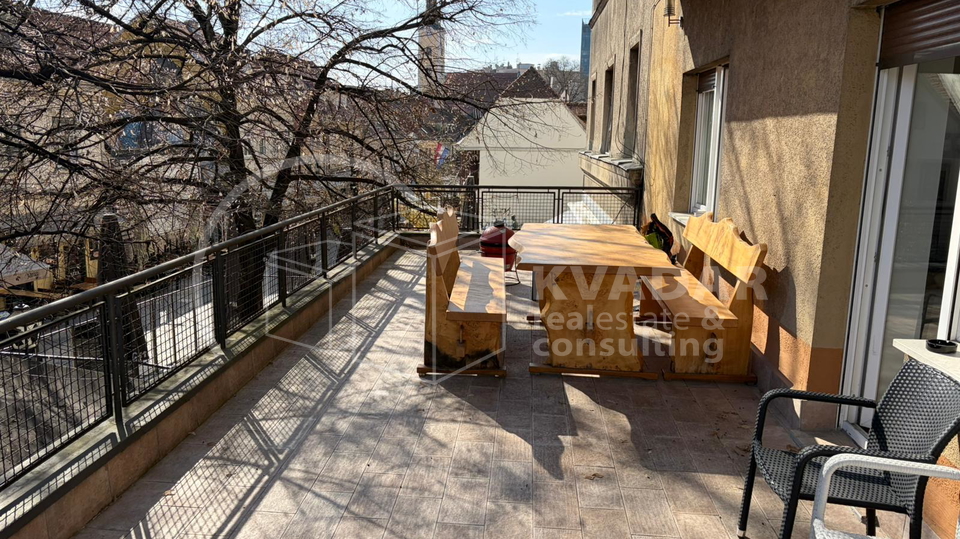 Strogi centar&sol;Tkal&ccaron;i&cacute;eva&sol;stan 80m2&plus;terasa 34m2&excl;