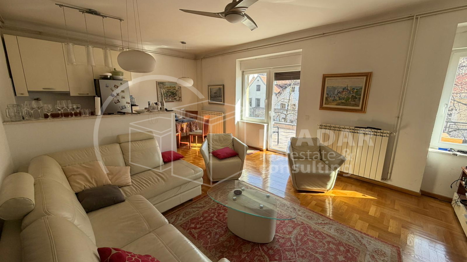 Strogi centar&sol;Tkal&ccaron;i&cacute;eva&sol;stan 80m2&plus;terasa 34m2&excl;