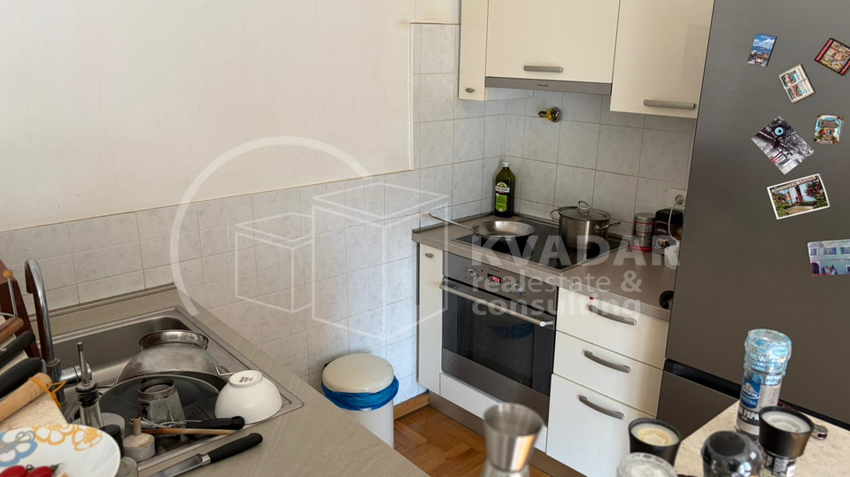 Strogi centar&sol;Tkal&ccaron;i&cacute;eva&sol;stan 80m2&plus;terasa 34m2&excl;