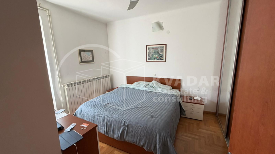 Strogi centar&sol;Tkal&ccaron;i&cacute;eva&sol;stan 80m2&plus;terasa 34m2&excl;