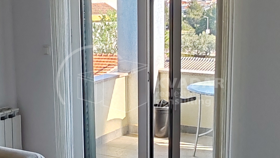 &Scaron;ibenik&sol;Brodarica&sol;stan 84m2 osun&ccaron;ani s pogledom na more&sol;parking&excl;