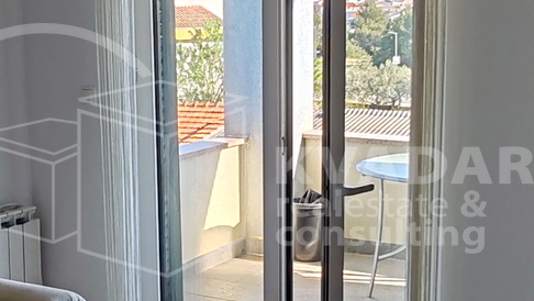 &Scaron;ibenik&sol;Brodarica&sol;apartman 84m2 osun&ccaron;ani s pogledom na more&sol;parking&excl;