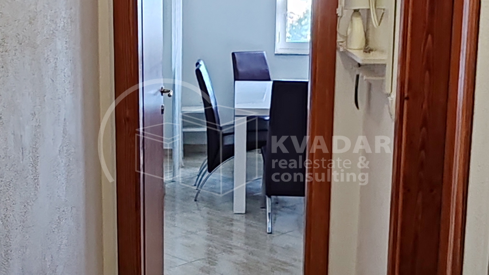 &Scaron;ibenik&sol;Brodarica&sol;stan 84m2 osun&ccaron;ani s pogledom na more&sol;parking&excl;