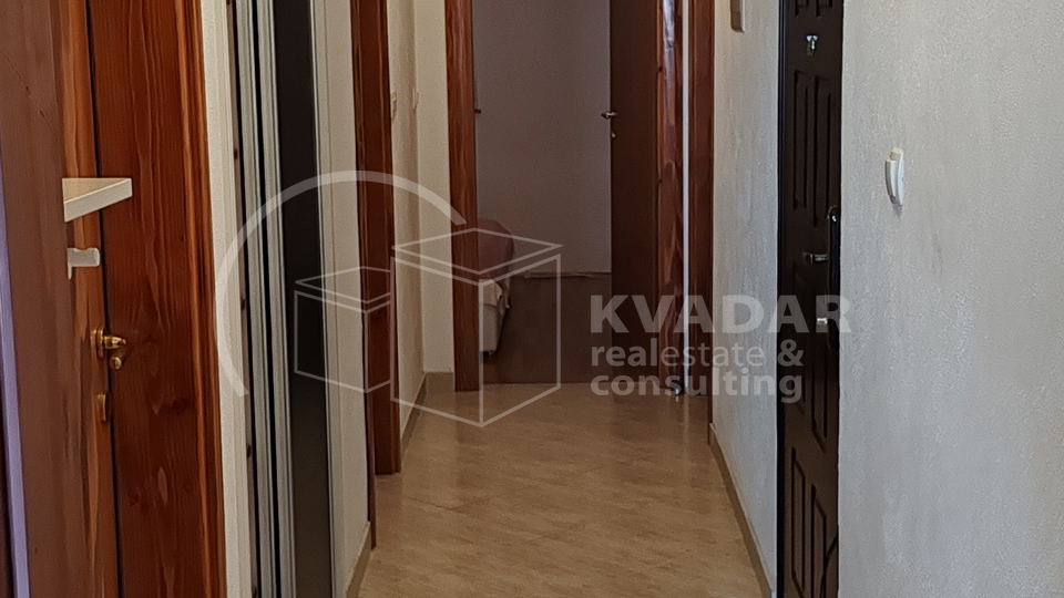 &Scaron;ibenik&sol;Brodarica&sol;stan 84m2 osun&ccaron;ani s pogledom na more&sol;parking&excl;