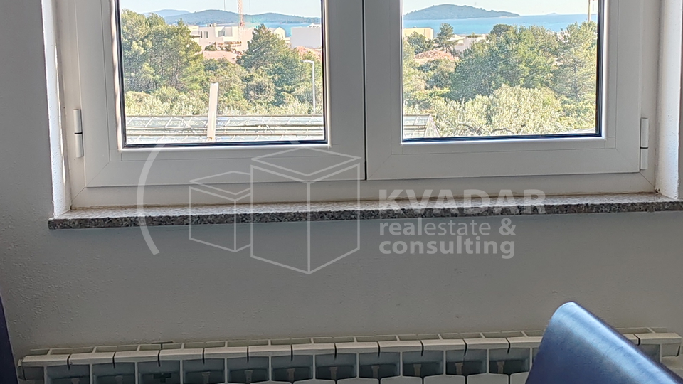 &Scaron;ibenik&sol;Brodarica&sol;stan 84m2 osun&ccaron;ani s pogledom na more&sol;parking&excl;