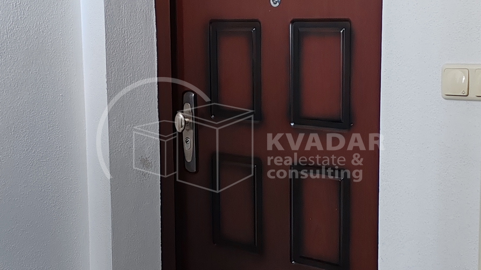 &Scaron;ibenik&sol;Brodarica&sol;stan 84m2 osun&ccaron;ani s pogledom na more&sol;parking&excl;