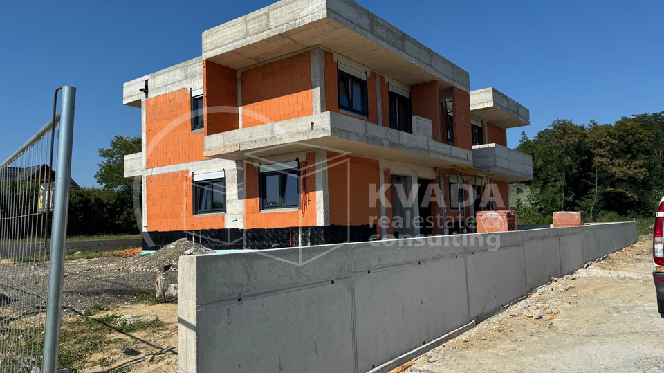 House&comma; 99 m2&comma; For Sale&comma; Dugo Selo - Centar