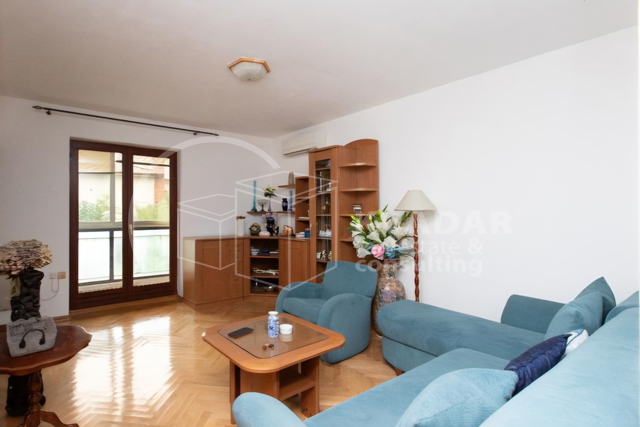 PREKRASAN TROSOBNI APARTMAN(65,07m2) SA SPREMIŠTEM U CENTRU LOVRANA!