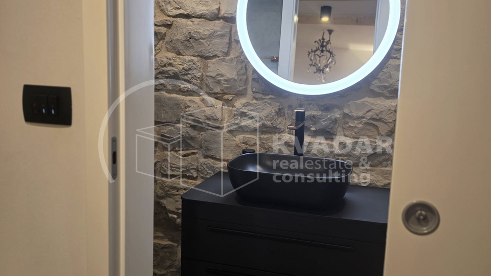 Newly renovated stone house in the center of Ka&scaron;tel Stari