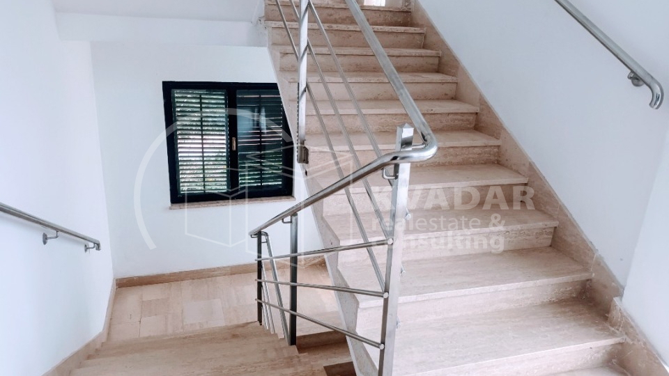 Rijeka/HOSTI, ETAŽA S OKUĆNICOM + visoko potkrovlje ukupno 199,11m2