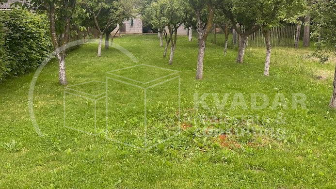 Velika Gorica-Ku&ccaron;e&sol;lijepa ku&cacute;a 74m2&plus;gospodarsko imanje na parceli 1&period;721m2&excl;&excl;