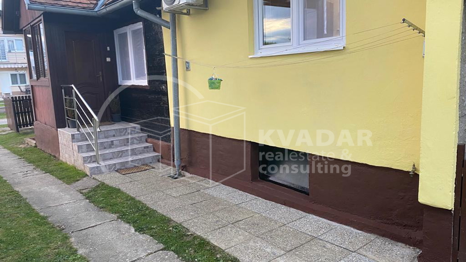 Velika Gorica-Ku&ccaron;e&sol;lijepa ku&cacute;a 74m2&plus;gospodarsko imanje na parceli 1&period;721m2&excl;&excl;