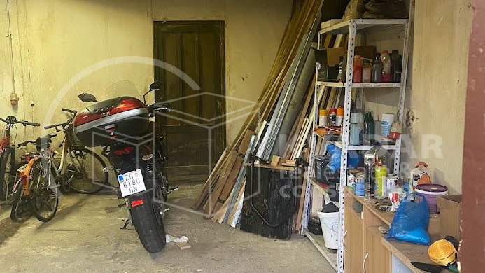 Velika Gorica-Ku&ccaron;e&sol;lijepa ku&cacute;a 74m2&plus;gospodarsko imanje na parceli 1&period;721m2&excl;&excl;