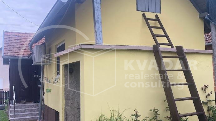 Velika Gorica-Ku&ccaron;e&sol;lijepa ku&cacute;a 74m2&plus;gospodarsko imanje na parceli 1&period;721m2&excl;&excl;