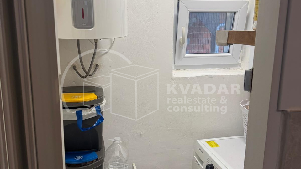 Velika Gorica-Ku&ccaron;e&sol;lijepa ku&cacute;a 74m2&plus;gospodarsko imanje na parceli 1&period;721m2&excl;&excl;