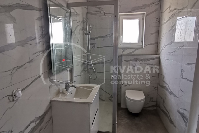 SUPER PRILIKA!DUGO SELO, 4-SOBAN  STAN(123,89 m2) SA GARAŽOM, 2 SPREMIŠTA I LOĐOM