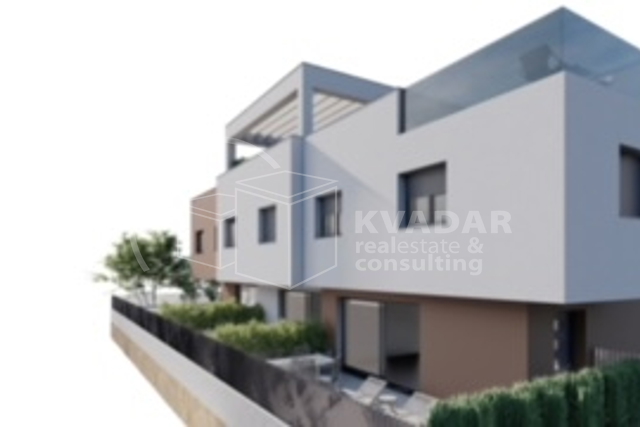 Vodice/luksuzan stan+terasa+vrt+parking/136 m2/200 m od mora!!