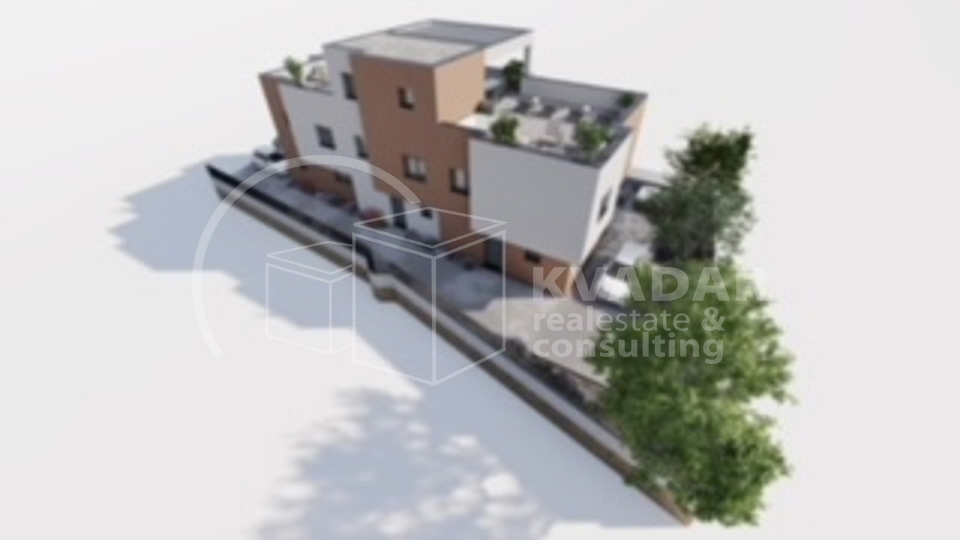 Vodice/luksuzan stan+terasa+vrt+parking/115 m2/200 m od mora!!