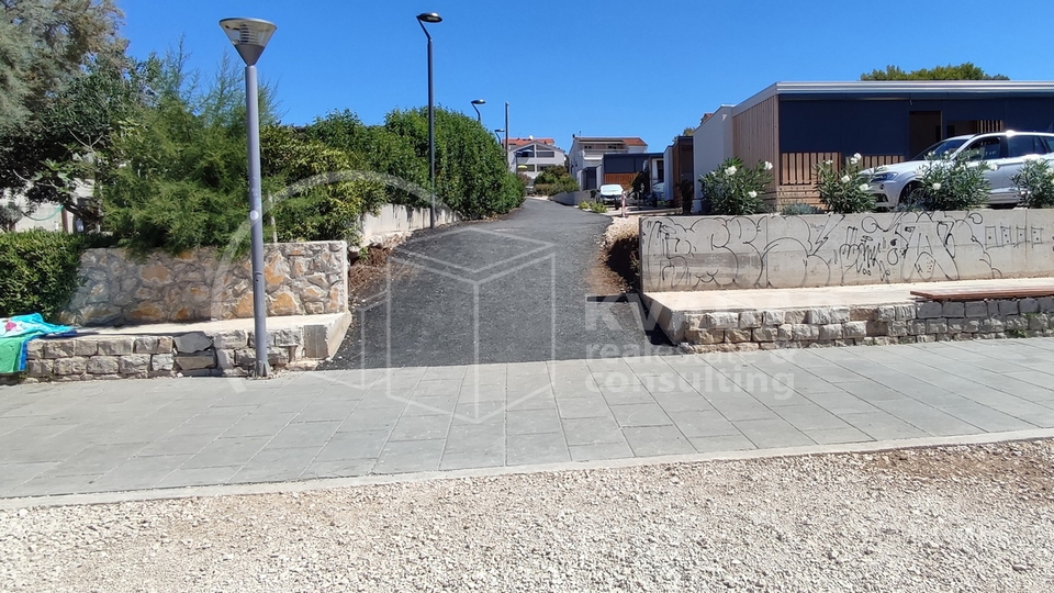 PAKOŠTANE /  PREKRASAN APARTMAN 64 m2 / BLIZINA MORA