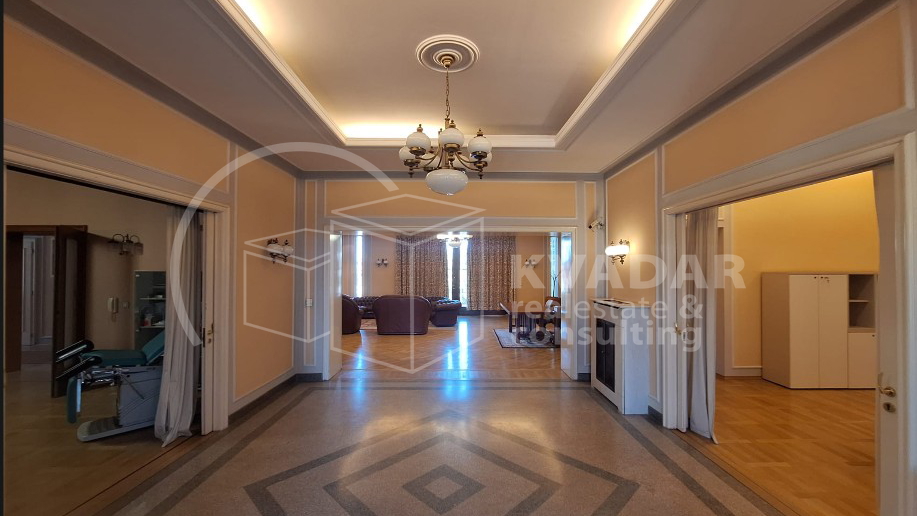 Ekskluzivan poslovni prostor 1130 m&sup2; za najam &ndash; Reprezentativna povijesna zgrada &lpar;M namjena&rpar; sa zatvorenim bazenom i saunom&excl;