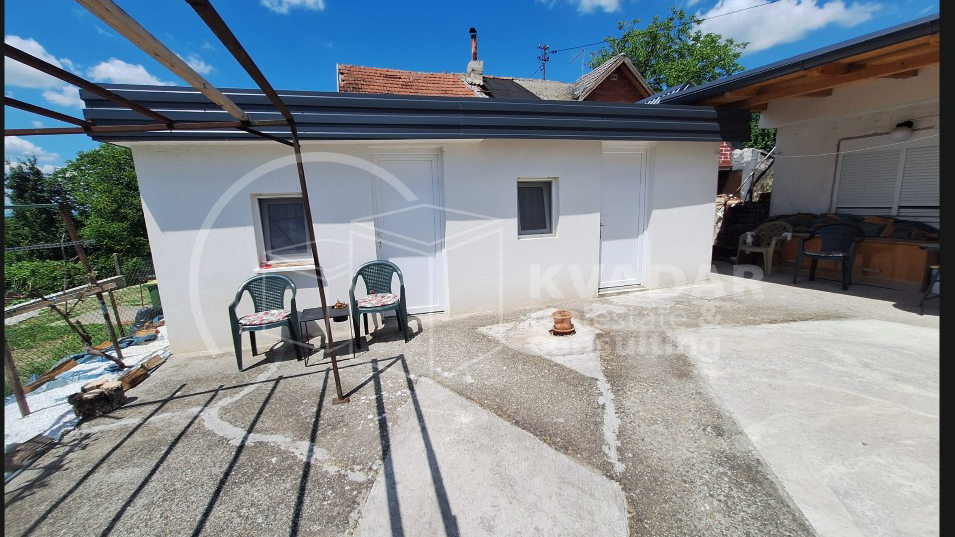 Prodaje se ugodna prizemnica s oku&cacute;nicom u &Ccaron;azmi &ndash; odli&ccaron;na lokacija nadomak centra&excl;