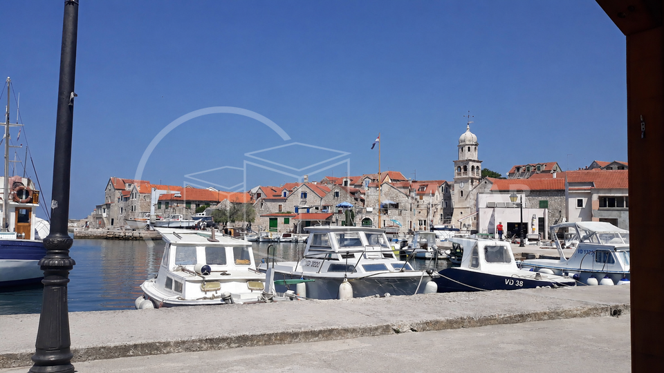 BEZ PROVIZIJE&ast;&ast;&ast;OTOK PRVI&Cacute;&sol;&Scaron;epurine&sol;Obnovljena kamena ku&cacute;a 30 metara od mora&comma; u centru prelijepih &Scaron;epurina&period;&period;&period;
