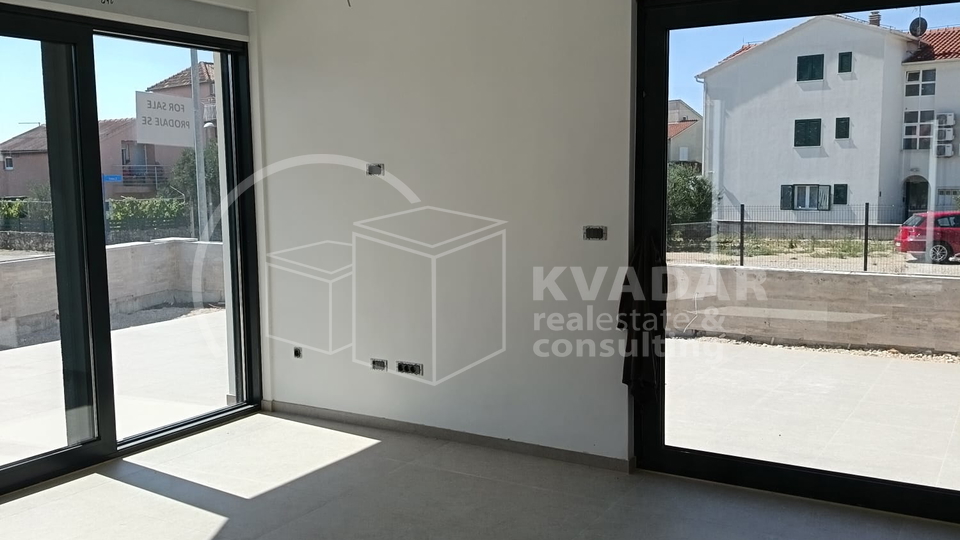 BEZ PROVIZIJE&ast;&ast;&ast;Prodaje se luksuzna VILA  na Srimi s bazenom &sol;134 m2&sol;250m od pla&zcaron;e&sol; Novogradnja &excl;&excl;&excl;