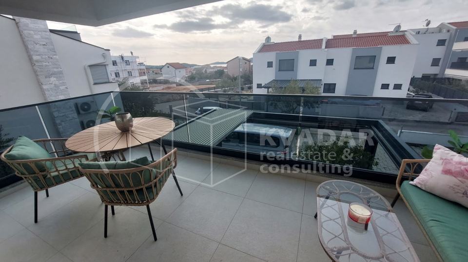 BEZ PROVIZIJE&ast;&ast;&ast; TOP PONUDA &excl;&excl;&excl; Prodaje se moderna  dvojna ku&cacute;a  u Vodicama &sol;152 m2 &sol; Potpuno namje&scaron;teno