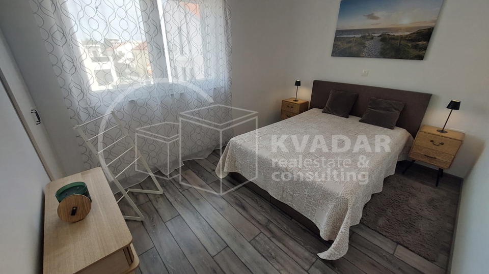 BEZ PROVIZIJE&ast;&ast;&ast; TOP PONUDA &excl;&excl;&excl; Prodaje se moderna  dvojna ku&cacute;a  u Vodicama &sol;152 m2 &sol; Potpuno namje&scaron;teno