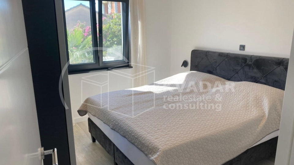 BEZ PROVIZIJE&ast;&ast;&ast;Prodaje se luksuzan stan &plus; studio apartman na Srimi&sol;95 m2&sol;30 m od mora