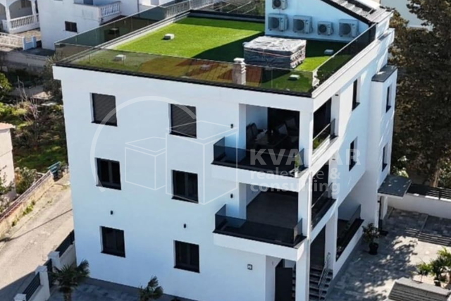 BEZ PROVIZIJE***30m od mora !! STAN površine 75 m2 + parking !!